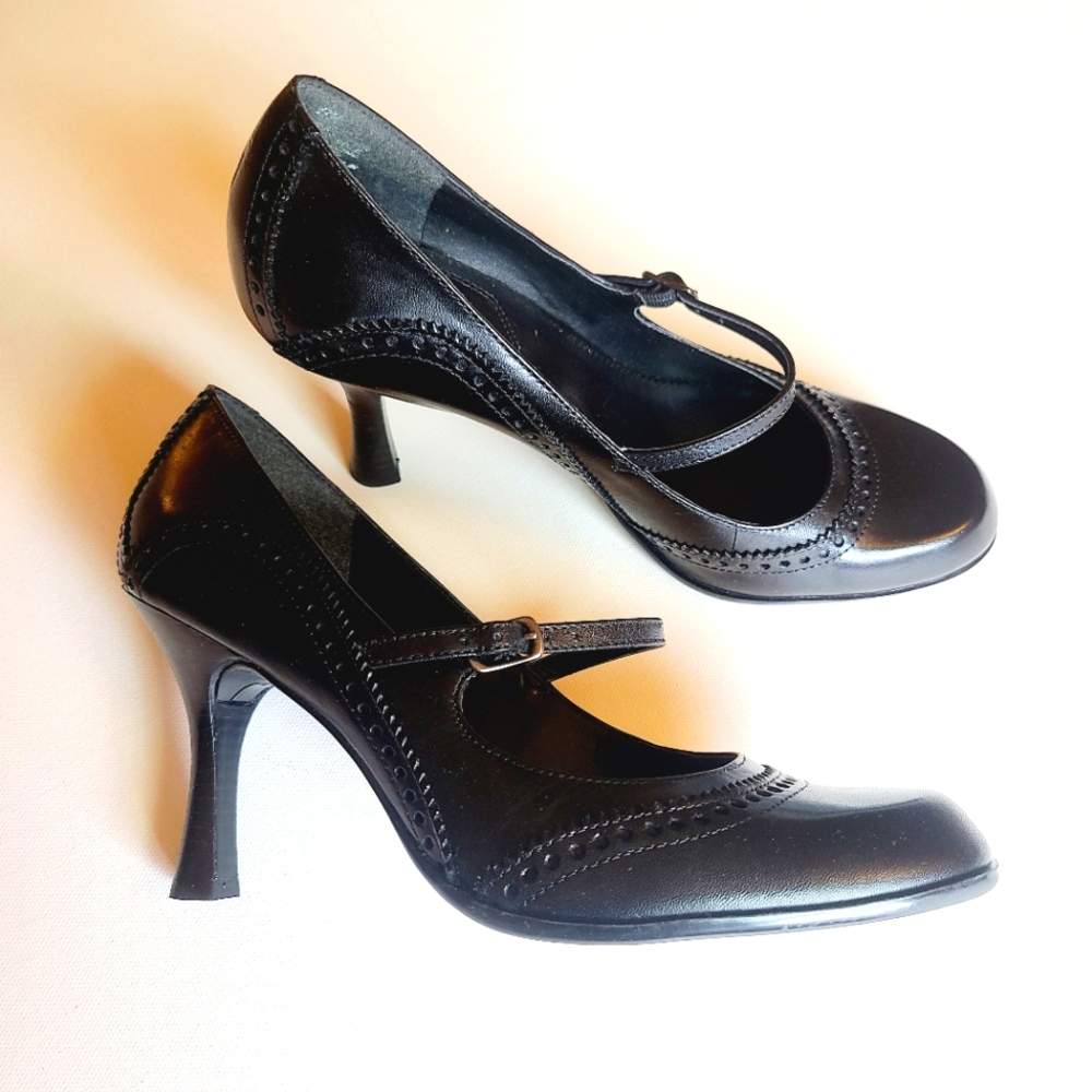 Nine West Leather Black Wingtip Style Strap Heels EUC